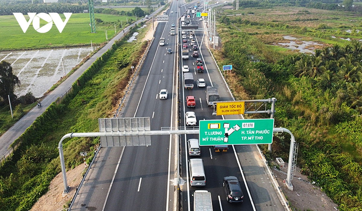 Nghịch lý cao tốc vừa thông xe chỉ giới hạn 80 km/h, QL1 cũ cho chạy 90 km/h